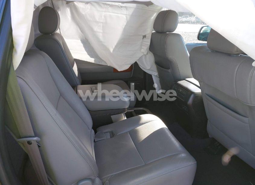Photo 8 of 2019 Toyota Sequoia PLATINUM (VIN 5TDDY5G17KS167851)
