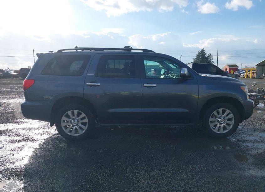 Photo 13 of 2010 Toyota Sequoia PLATINUM 5.7L V8 (VIN 5TDDY5G18AS037916)