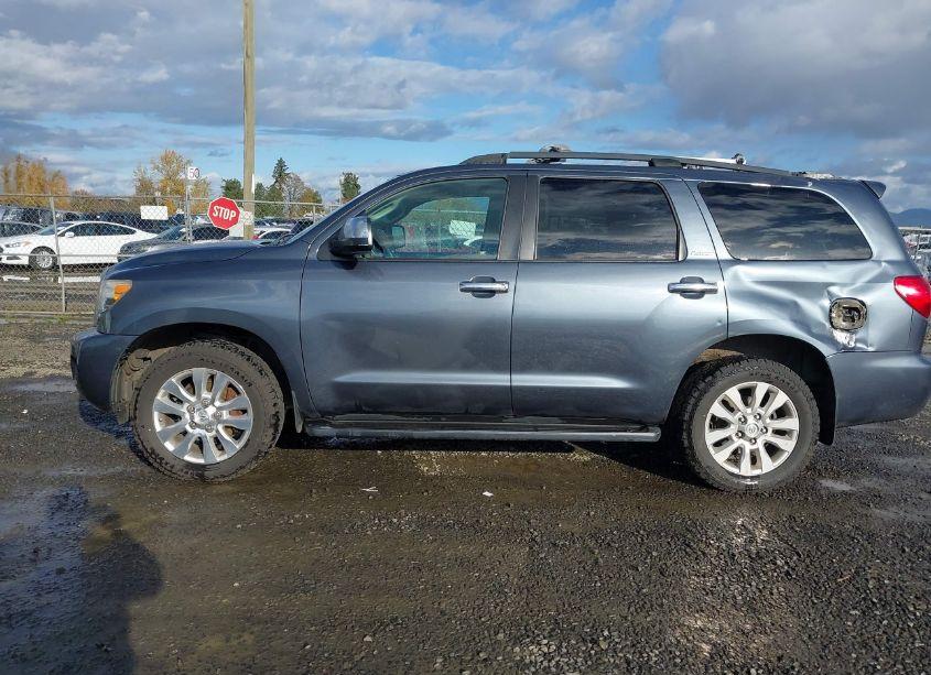 Photo 14 of 2010 Toyota Sequoia PLATINUM 5.7L V8 (VIN 5TDDY5G18AS037916)