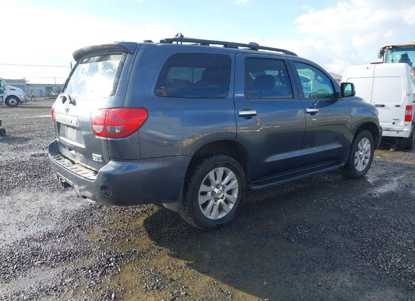 Photo 4 of 2010 Toyota Sequoia PLATINUM 5.7L V8 (VIN 5TDDY5G18AS037916)