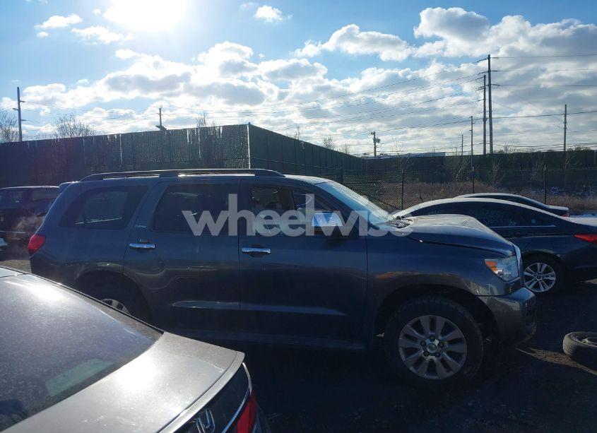 Photo 13 of 2015 Toyota Sequoia PLATINUM 5.7L V8 (VIN 5TDDY5G18FS126246)