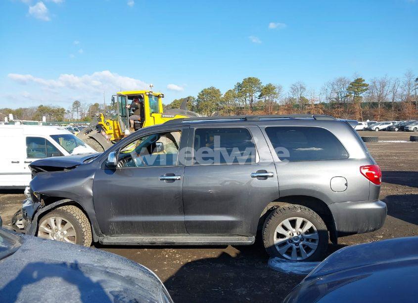 Photo 14 of 2015 Toyota Sequoia PLATINUM 5.7L V8 (VIN 5TDDY5G18FS126246)