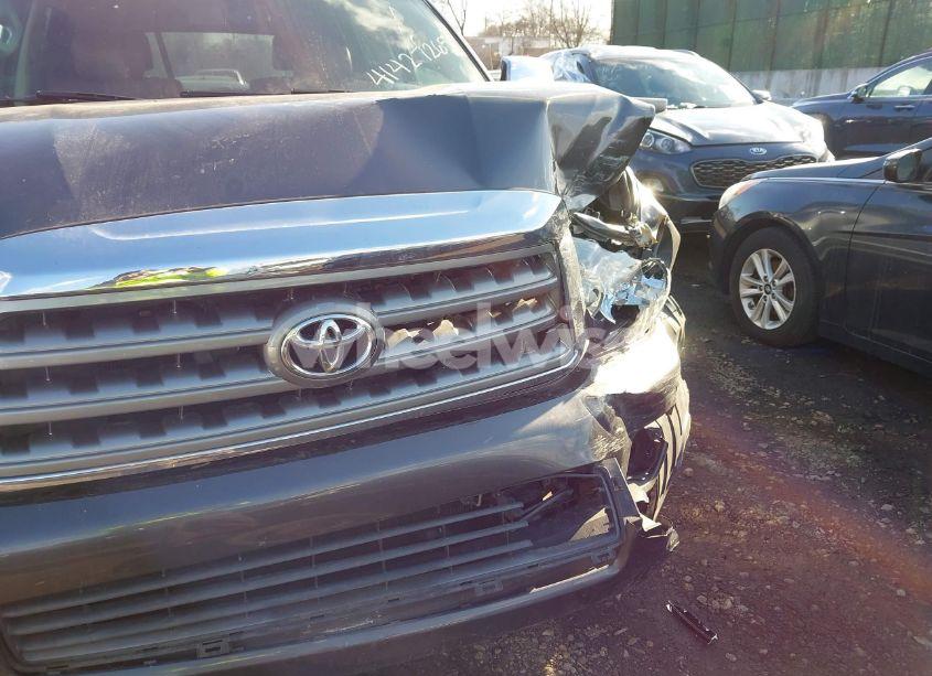 Photo 18 of 2015 Toyota Sequoia PLATINUM 5.7L V8 (VIN 5TDDY5G18FS126246)