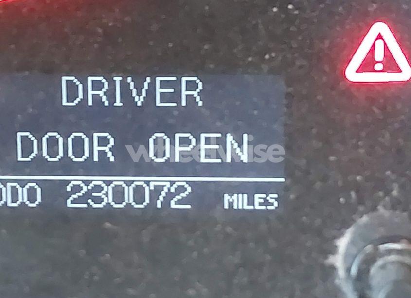 Photo 15 of 2010 Toyota Sequoia PLATINUM 5.7L V8 (VIN 5TDDY5G19AS038783)