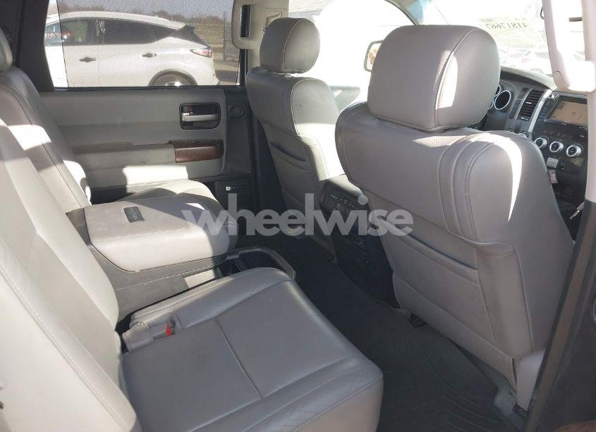 Photo 8 of 2010 Toyota Sequoia PLATINUM 5.7L V8 (VIN 5TDDY5G19AS038783)