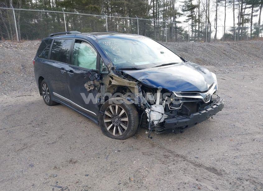 2018 Toyota Sienna XLE 7 PASSENGER (VIN 5TDDZ3DC0JS204454) main photo