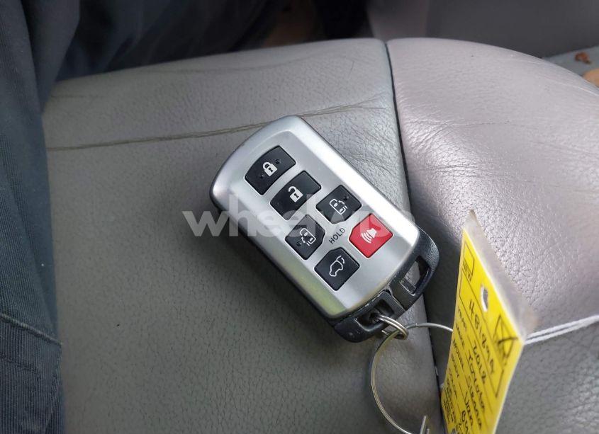 Photo 11 of 2018 Toyota Sienna XLE 7 PASSENGER (VIN 5TDDZ3DC0JS204454)