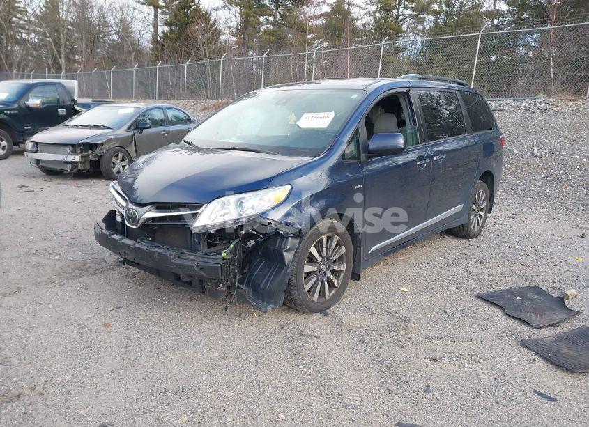 Photo 2 of 2018 Toyota Sienna XLE 7 PASSENGER (VIN 5TDDZ3DC0JS204454)