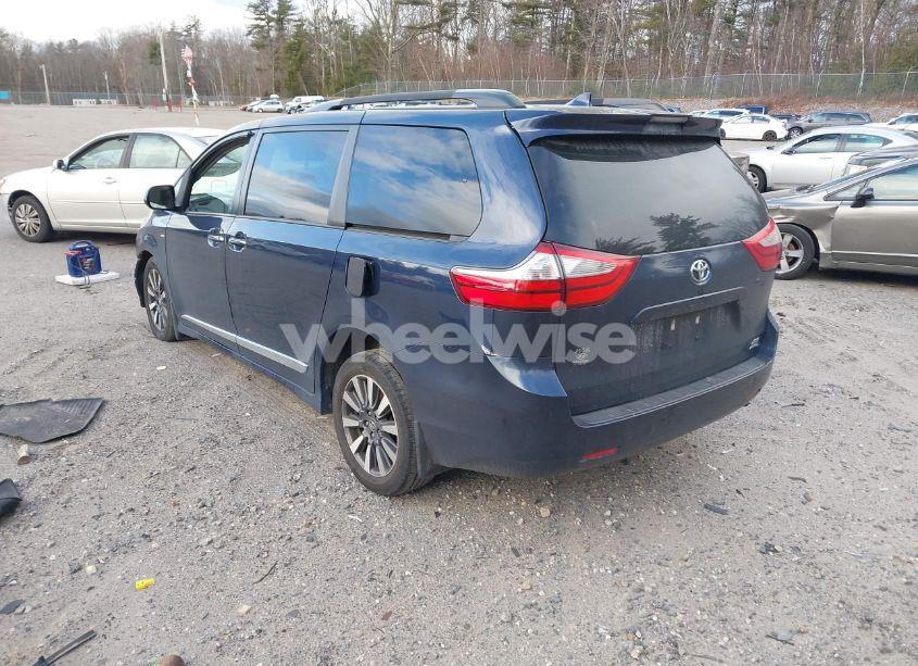 Photo 3 of 2018 Toyota Sienna XLE 7 PASSENGER (VIN 5TDDZ3DC0JS204454)
