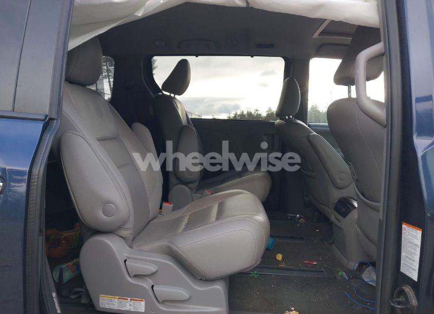 Photo 8 of 2018 Toyota Sienna XLE 7 PASSENGER (VIN 5TDDZ3DC0JS204454)