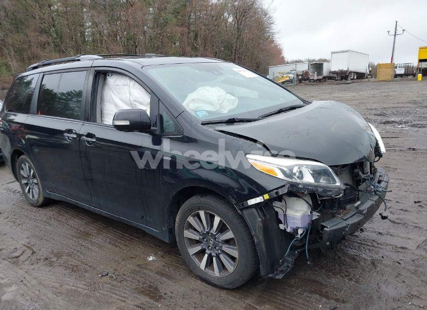 2019 Toyota Sienna LIMITED PREMIUM 7 PASSENGER (VIN 5TDDZ3DC0KS225564) main photo