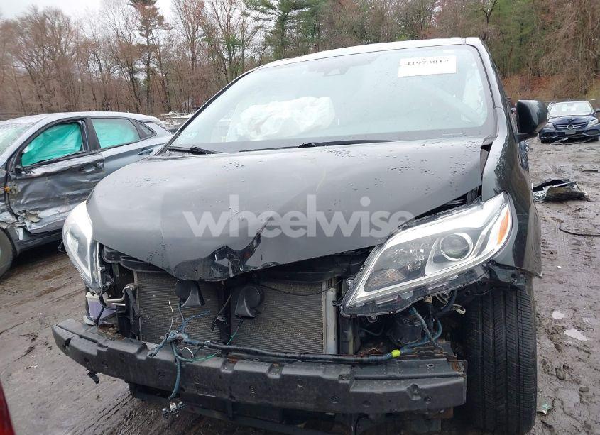 Photo 13 of 2019 Toyota Sienna LIMITED PREMIUM 7 PASSENGER (VIN 5TDDZ3DC0KS225564)