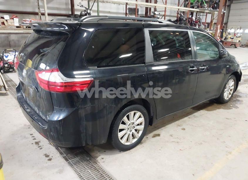 Photo 4 of 2017 Toyota Sienna XLE/LIMITED (VIN 5TDDZ3DC1HS156781)