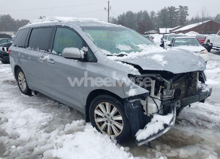 2017 Toyota Sienna XLE/LIMITED (VIN 5TDDZ3DC1HS162080) main photo