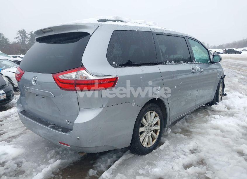 Photo 4 of 2017 Toyota Sienna XLE/LIMITED (VIN 5TDDZ3DC1HS162080)