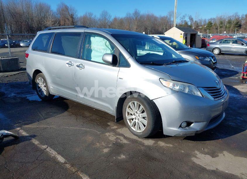 2017 Toyota Sienna XLE 7 PASSENGER (VIN 5TDDZ3DC1HS178957) main photo