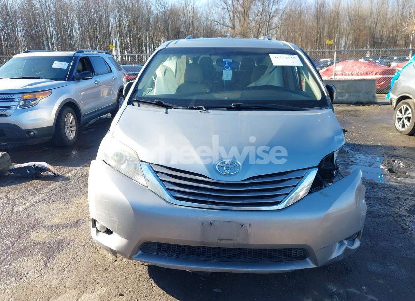 Photo 12 of 2017 Toyota Sienna XLE 7 PASSENGER (VIN 5TDDZ3DC1HS178957)