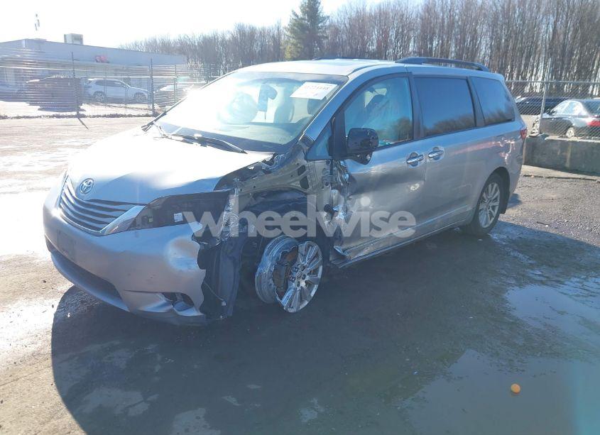 Photo 2 of 2017 Toyota Sienna XLE 7 PASSENGER (VIN 5TDDZ3DC1HS178957)