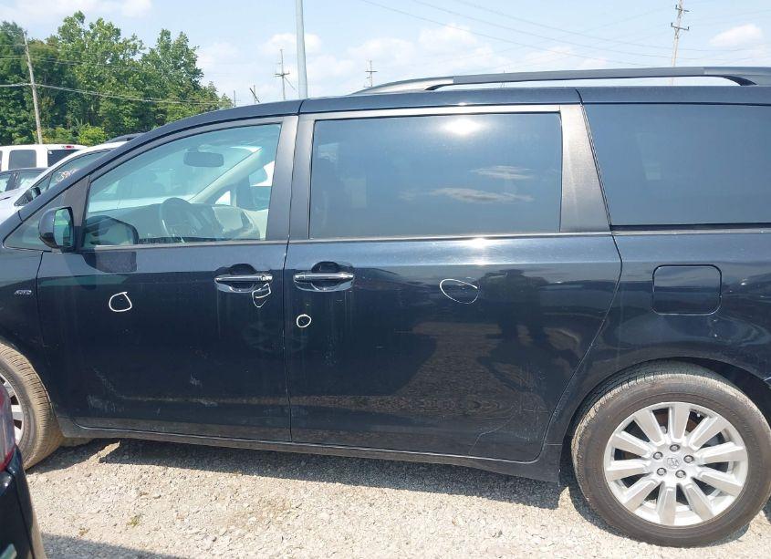 Photo 14 of 2017 Toyota Sienna XLE 7 PASSENGER (VIN 5TDDZ3DC1HS179011)