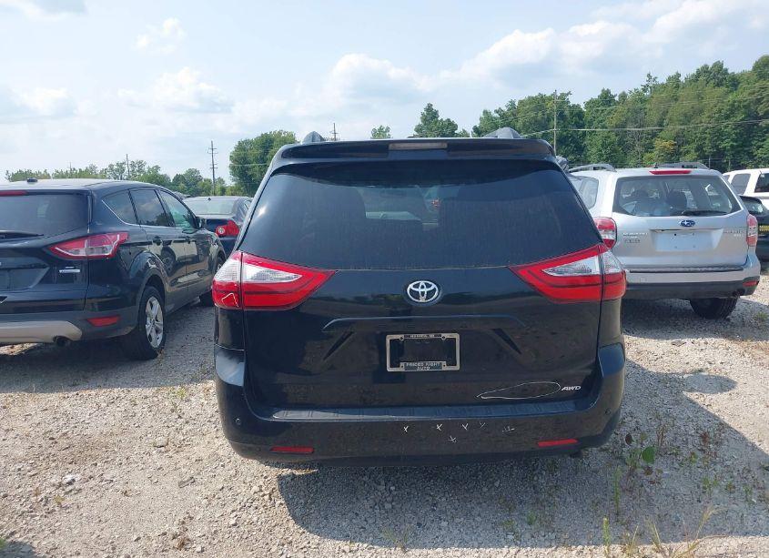 Photo 16 of 2017 Toyota Sienna XLE 7 PASSENGER (VIN 5TDDZ3DC1HS179011)