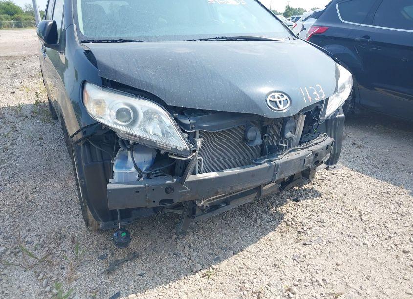 Photo 18 of 2017 Toyota Sienna XLE 7 PASSENGER (VIN 5TDDZ3DC1HS179011)