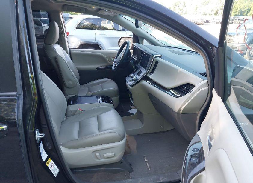 Photo 5 of 2017 Toyota Sienna XLE 7 PASSENGER (VIN 5TDDZ3DC1HS179011)