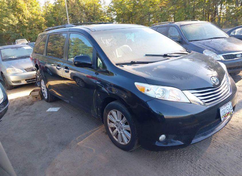 2017 Toyota Sienna XLE/LIMITED (VIN 5TDDZ3DC1HS182412) main photo