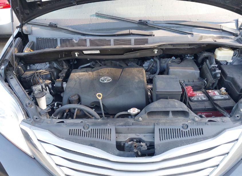 Photo 10 of 2017 Toyota Sienna XLE/LIMITED (VIN 5TDDZ3DC1HS182412)
