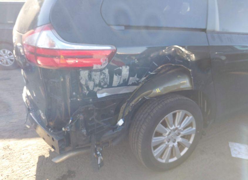 Photo 12 of 2017 Toyota Sienna XLE/LIMITED (VIN 5TDDZ3DC1HS182412)