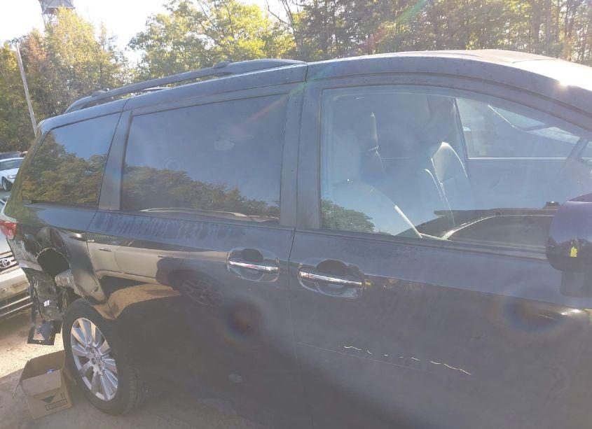 Photo 14 of 2017 Toyota Sienna XLE/LIMITED (VIN 5TDDZ3DC1HS182412)