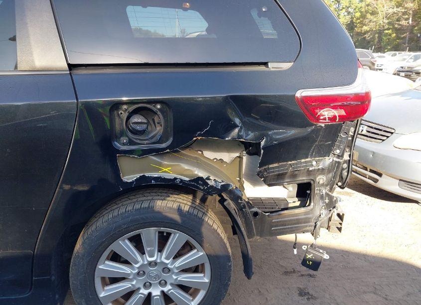 Photo 6 of 2017 Toyota Sienna XLE/LIMITED (VIN 5TDDZ3DC1HS182412)