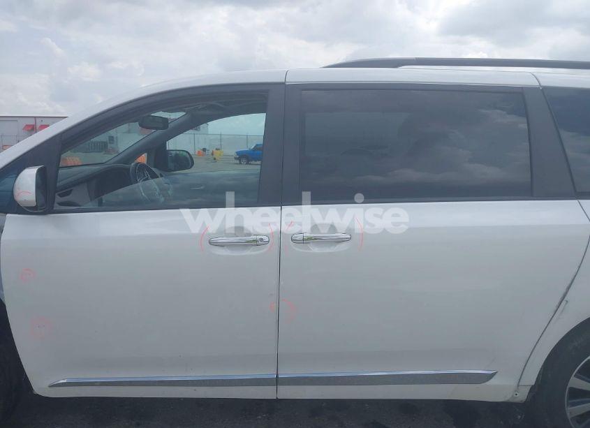 Photo 15 of 2018 Toyota Sienna XLE/XLE PREMIUM/LIMITED/LIMITED PREMIUM (VIN 5TDDZ3DC1JS200008)