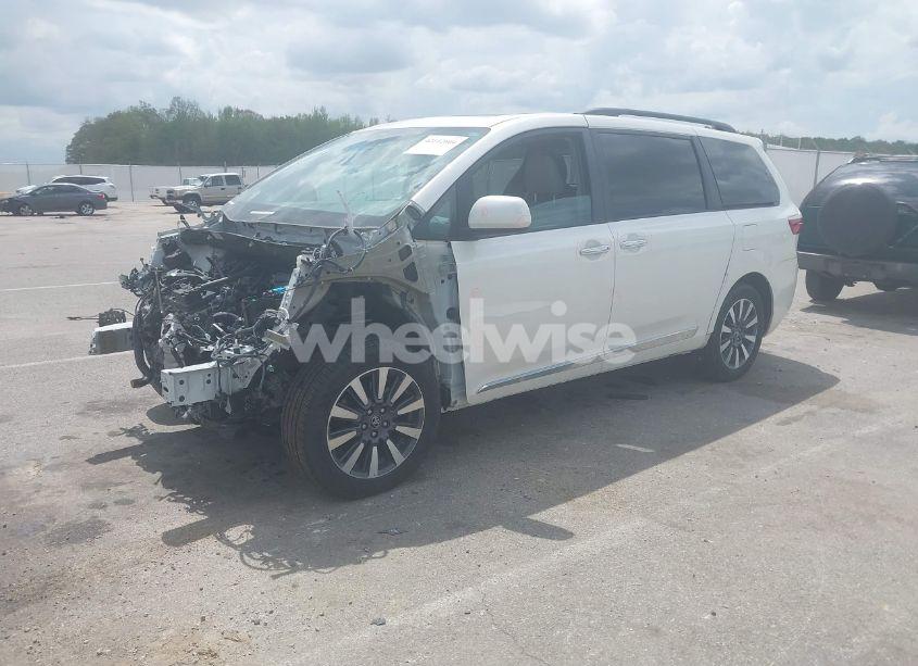 Photo 2 of 2018 Toyota Sienna XLE/XLE PREMIUM/LIMITED/LIMITED PREMIUM (VIN 5TDDZ3DC1JS200008)