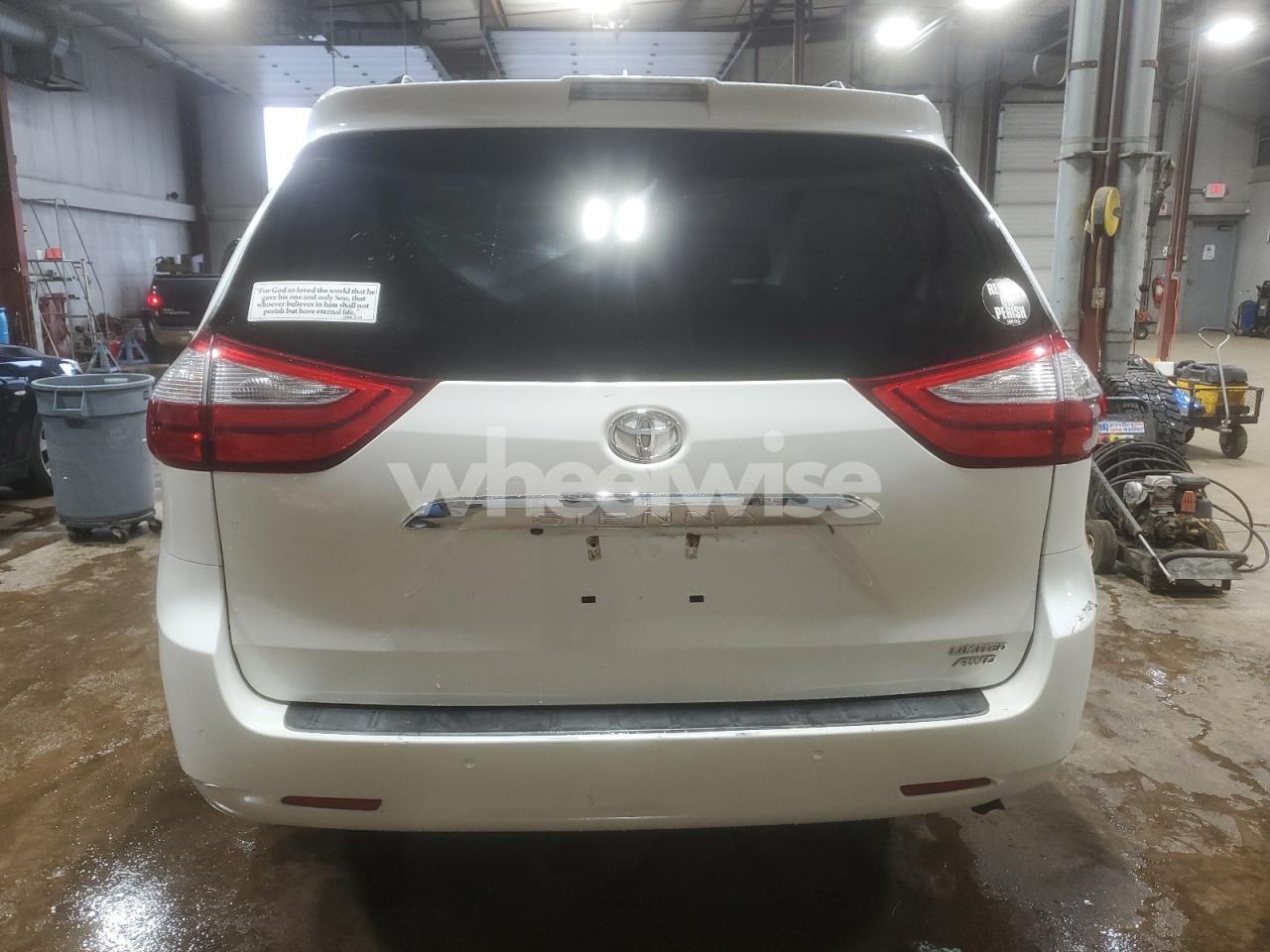 Photo 6 of 2018 TOYOTA SIENNA XLE (VIN 5TDDZ3DC1JS200283)