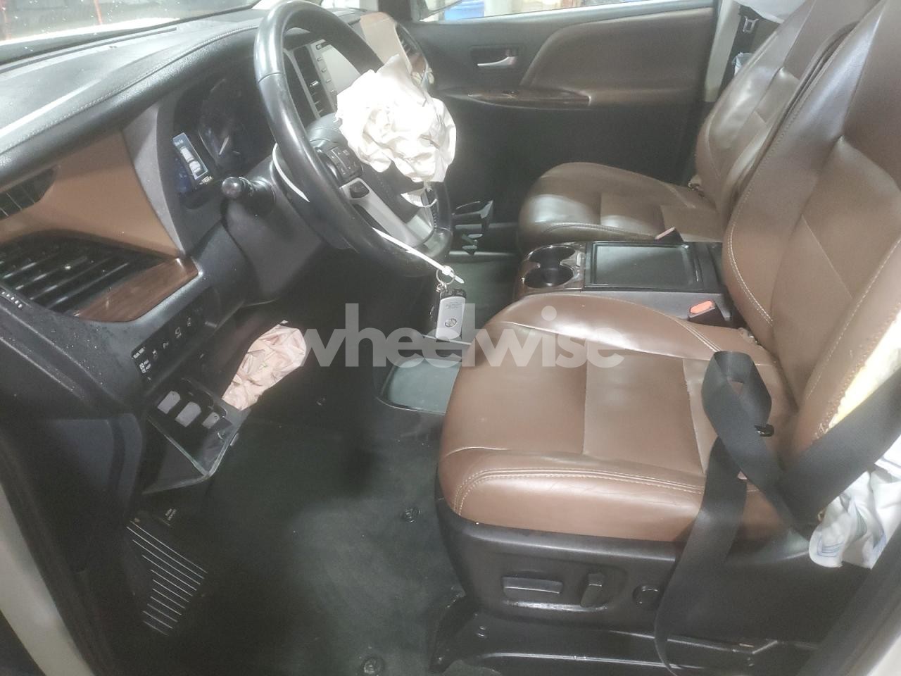 Photo 7 of 2018 TOYOTA SIENNA XLE (VIN 5TDDZ3DC1JS200283)