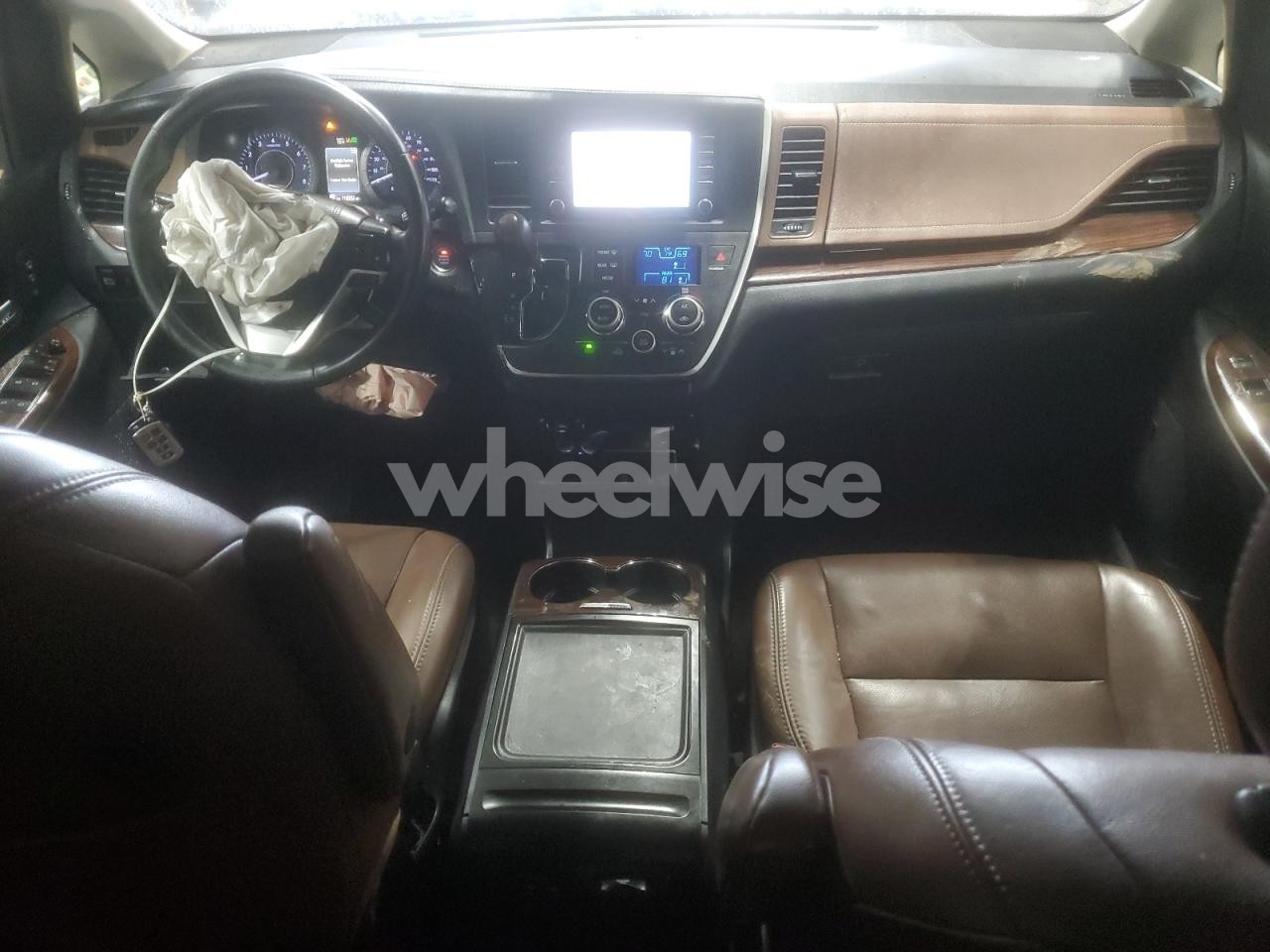 Photo 8 of 2018 TOYOTA SIENNA XLE (VIN 5TDDZ3DC1JS200283)
