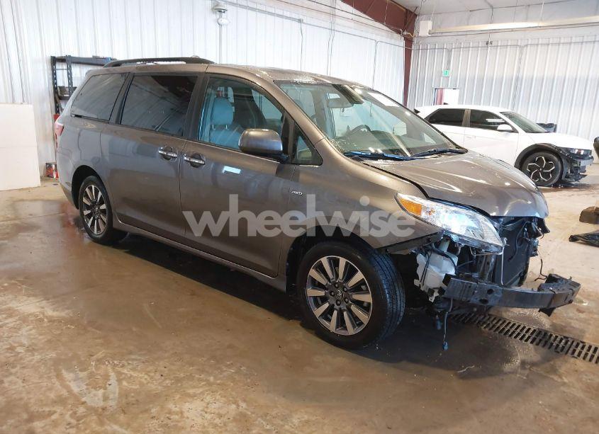 2018 Toyota Sienna XLE/XLE PREMIUM/LIMITED/LIMITED PREMIUM (VIN 5TDDZ3DC1JS205449) main photo