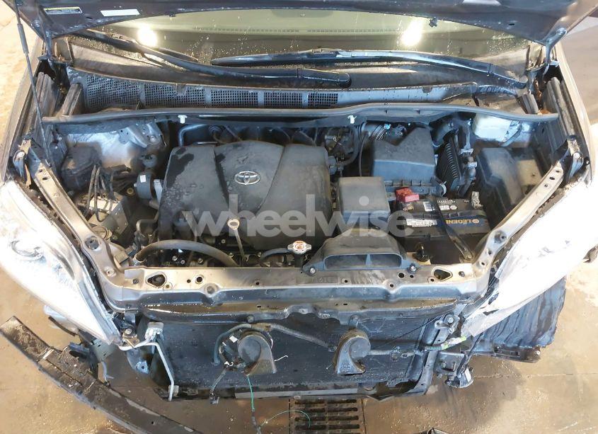 Photo 10 of 2018 Toyota Sienna XLE/XLE PREMIUM/LIMITED/LIMITED PREMIUM (VIN 5TDDZ3DC1JS205449)