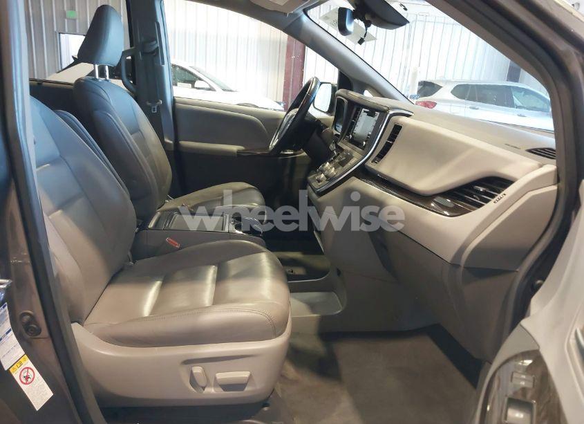 Photo 5 of 2018 Toyota Sienna XLE/XLE PREMIUM/LIMITED/LIMITED PREMIUM (VIN 5TDDZ3DC1JS205449)