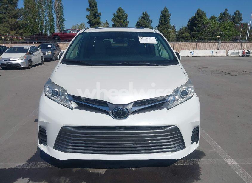 Photo 12 of 2019 Toyota Sienna XLE 7 PASSENGER (VIN 5TDDZ3DC1KS224861)