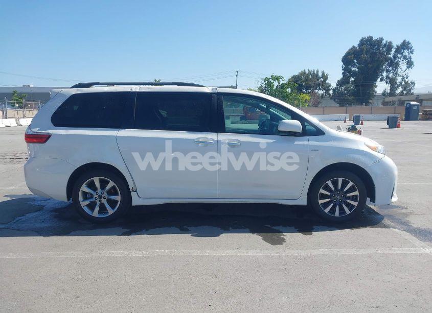 Photo 13 of 2019 Toyota Sienna XLE 7 PASSENGER (VIN 5TDDZ3DC1KS224861)