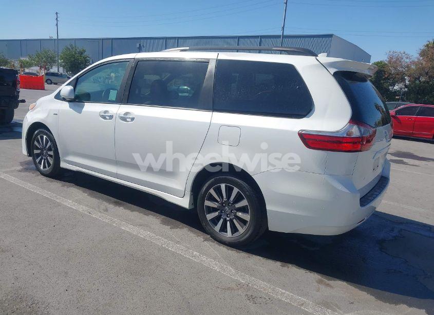 Photo 3 of 2019 Toyota Sienna XLE 7 PASSENGER (VIN 5TDDZ3DC1KS224861)