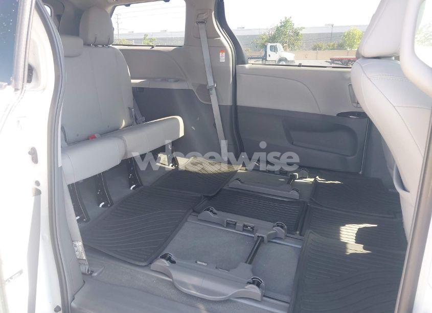Photo 8 of 2019 Toyota Sienna XLE 7 PASSENGER (VIN 5TDDZ3DC1KS224861)