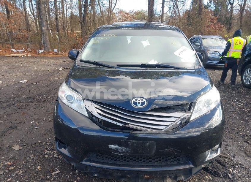 Photo 11 of 2017 Toyota Sienna XLE/LIMITED (VIN 5TDDZ3DC2HS149614)