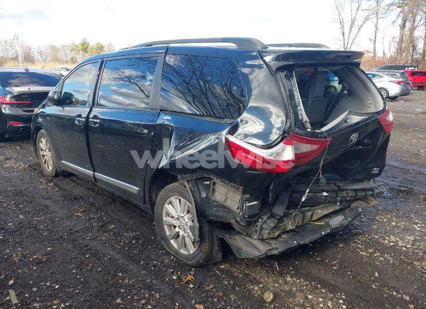Photo 3 of 2017 Toyota Sienna XLE/LIMITED (VIN 5TDDZ3DC2HS149614)