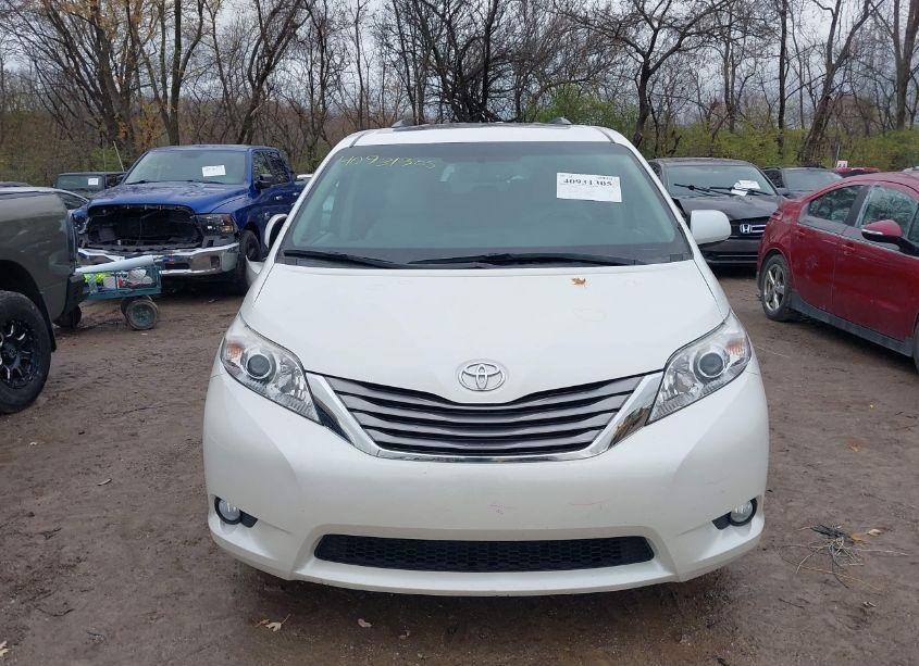 Photo 13 of 2017 Toyota Sienna XLE/LIMITED (VIN 5TDDZ3DC2HS161696)