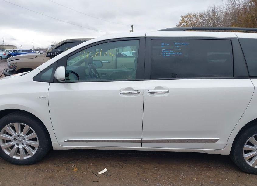 Photo 15 of 2017 Toyota Sienna XLE/LIMITED (VIN 5TDDZ3DC2HS161696)