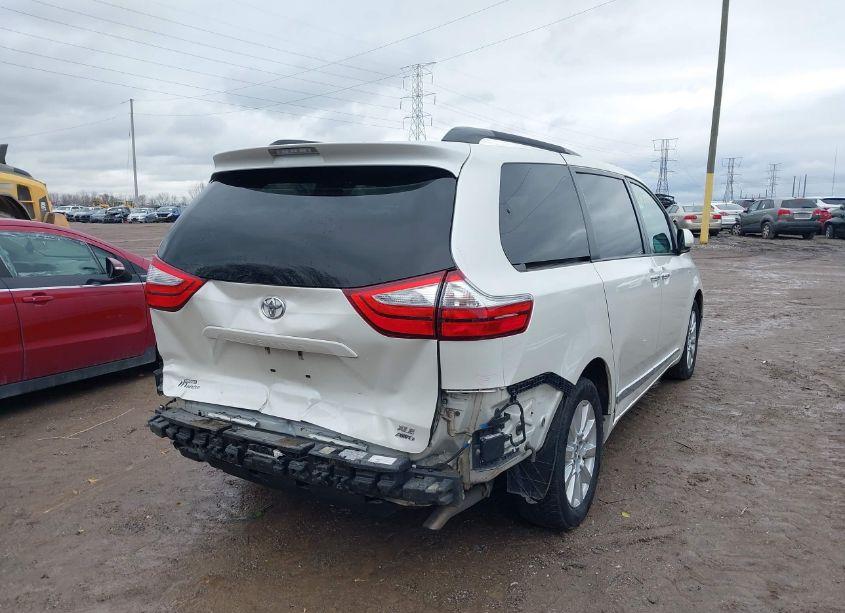 Photo 4 of 2017 Toyota Sienna XLE/LIMITED (VIN 5TDDZ3DC2HS161696)