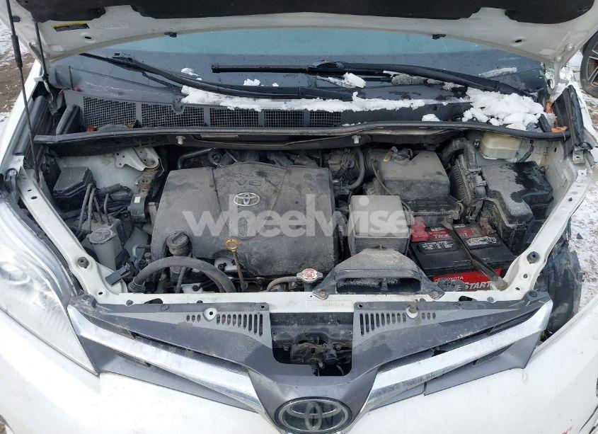 Photo 10 of 2018 Toyota Sienna XLE/XLE PREMIUM/LIMITED/LIMITED PREMIUM (VIN 5TDDZ3DC2JS191352)