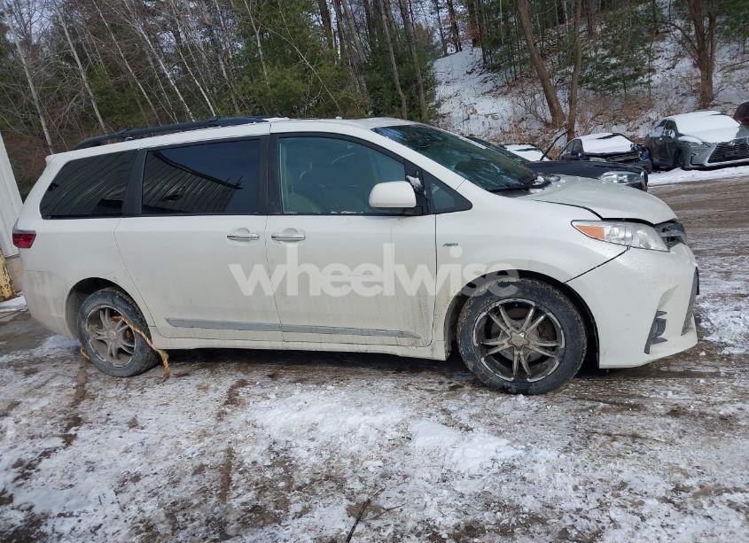 Photo 14 of 2018 Toyota Sienna XLE/XLE PREMIUM/LIMITED/LIMITED PREMIUM (VIN 5TDDZ3DC2JS191352)
